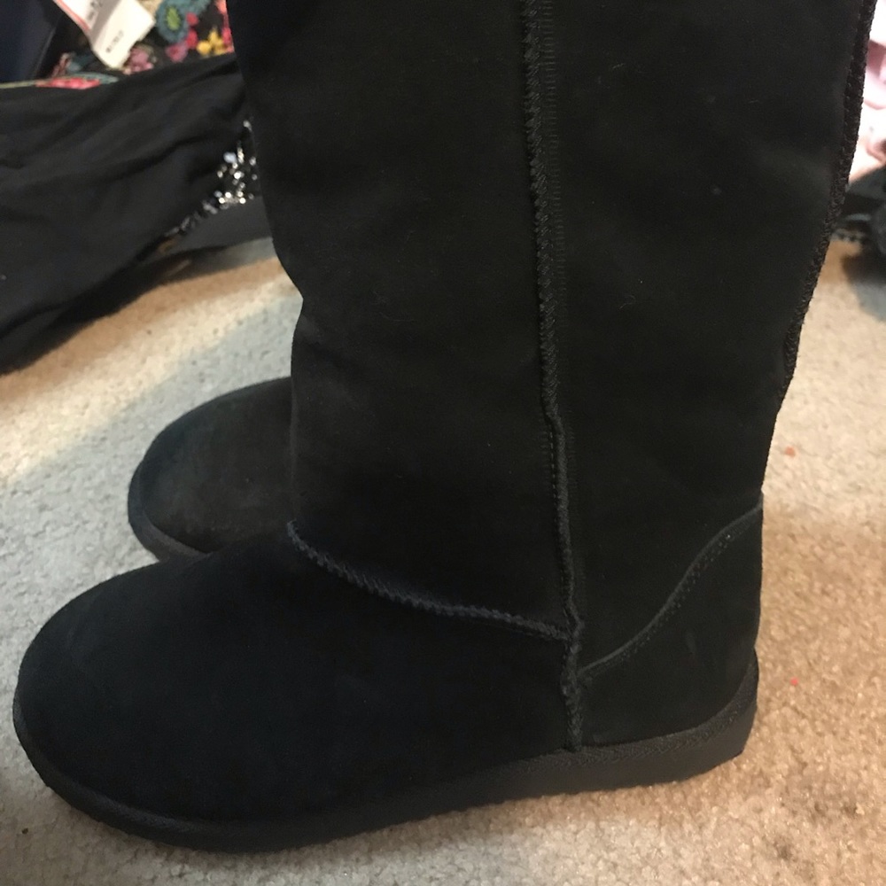 Black boots